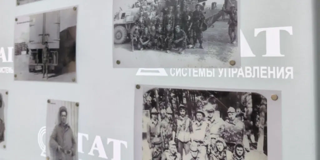 «Живая память»: в фойе АГАТа открылась выставка в честь воинов-афганцев